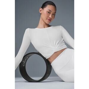 Alo Yoga Cover Long Sleeve Twist Front Top White Small